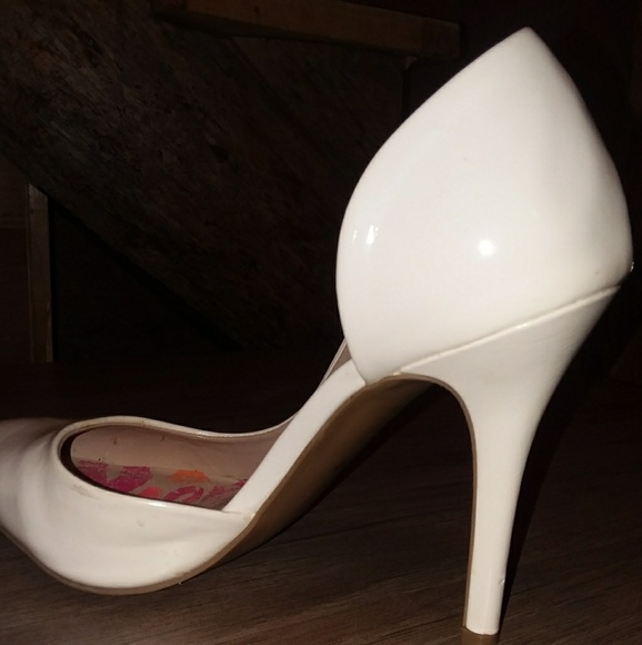 White heels - Picture 3 of 4